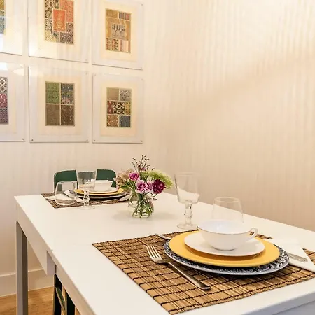 Charming In The Heart Of Barrio Alto Апартаменты